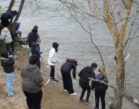 Prélèvement et identification de macro invertébrés sur l'Ariège, 4 avril