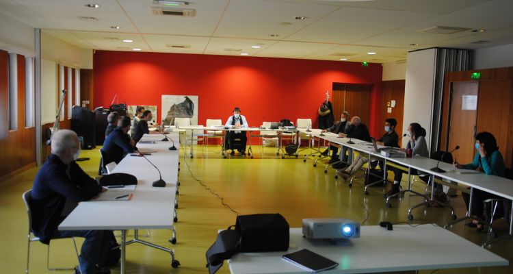 Jean-Jacques MARTINEZ, président du SMIVAL, présidant le Comité de pilotage en viso-conférence le 4 mars, invite chacun à participer aux ateliers de concertation